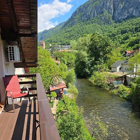 Отель Casa Vivian Бэиле-Еркулане Экстерьер фото